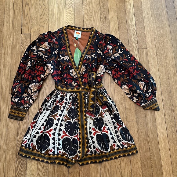 FARMRIO Multicolor Tapestry Garden V
Neck Mini Dress - Picture 6 of 12